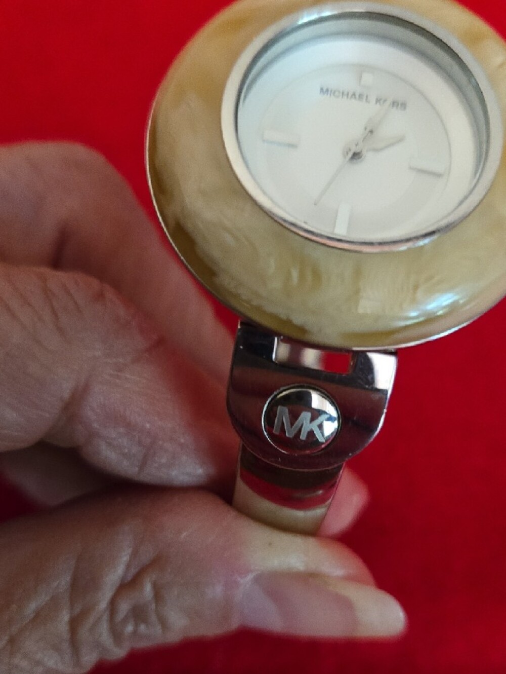 Michael Kors Silver Bangle Watch with Cream Dial & Interchangeable Bezels - Picture 3 of 8